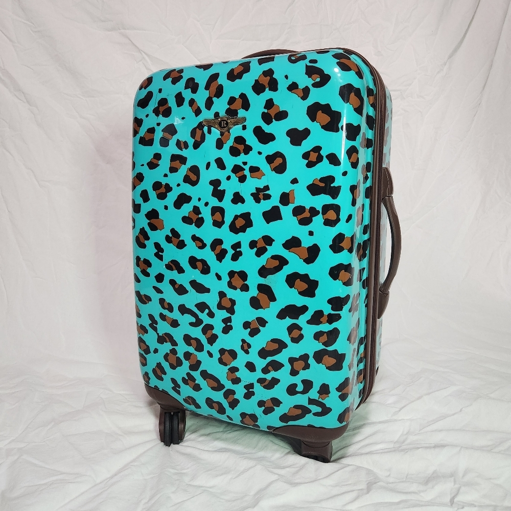 Rockland Carry-On Roller Suitcase